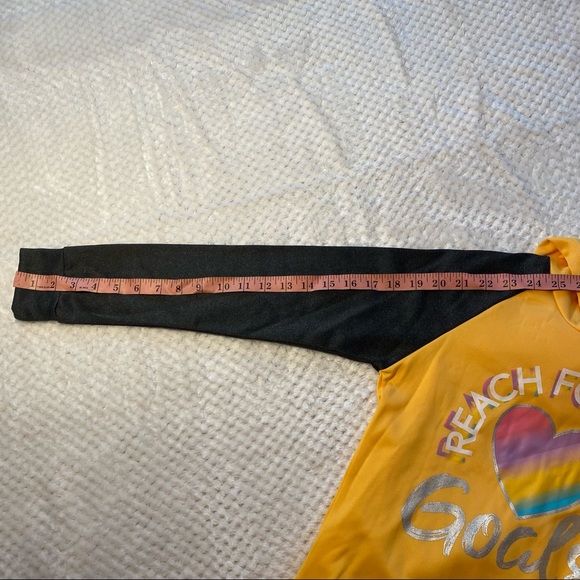 NWT - Girls RBX Sweatshirt & Leggings - Yellow Matching Outfit w/ Rainbow Heart - Picture 14 of 16